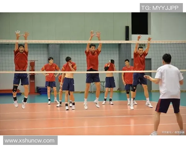 武汉排球队的默契配合揭秘：排球赛场上的团队精神与战术分析