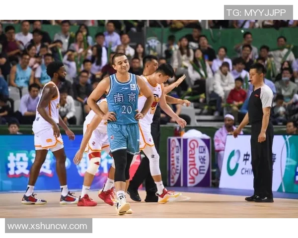 南京篮球队在最新状态排行榜中荣获第四名展现出强劲实力与潜力